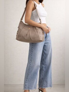 Emma Fox Elegant kiss lock Beige Shoulder Bag